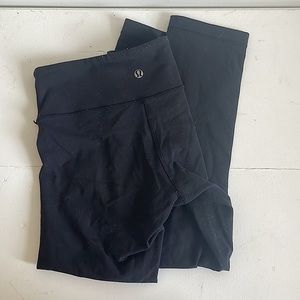 LULULEMON cropped size 4 leggings